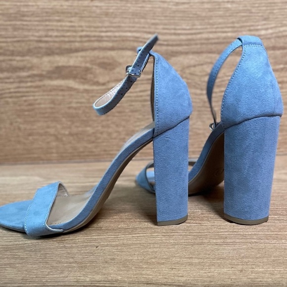 Merona Blue Suede Chunky Heels NWOT - Size 9 - Picture 2 of 8